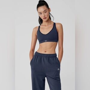 ALO YOGA | ✨NEW✨ Seamless Ribbed Favorite Bra in Navy